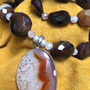 Carnelian necklace with earrings